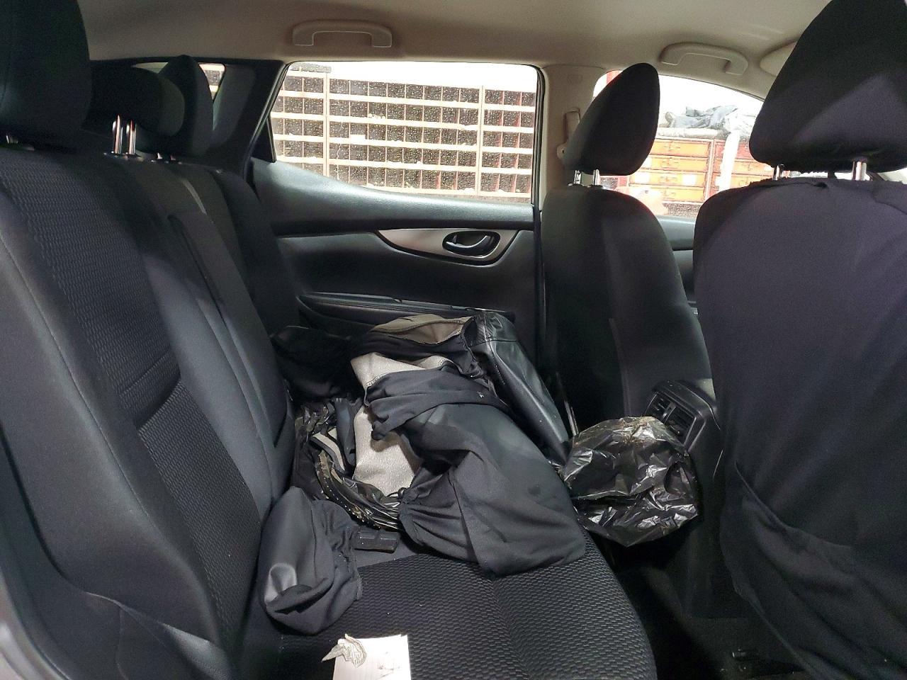 2017 Nissan Rogue Sport S - zdjęcie 10