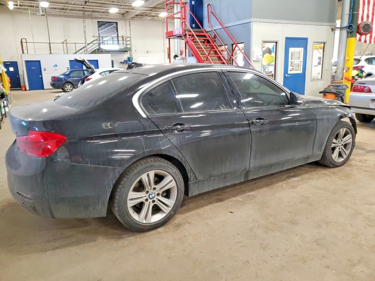 2018 BMW 330 Xi - zdjęcie 3