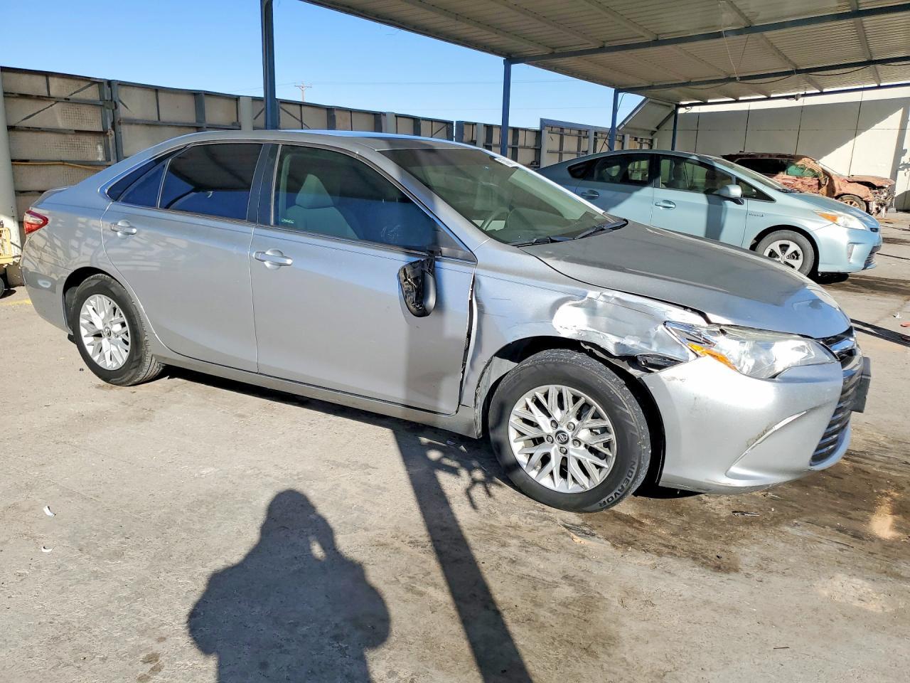 2017 Toyota Camry Le - zdjęcie 4