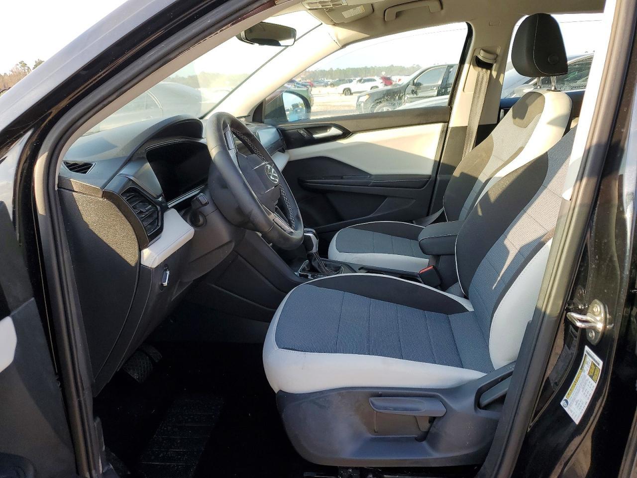 2025 Volkswagen Taos S - zdjęcie 7