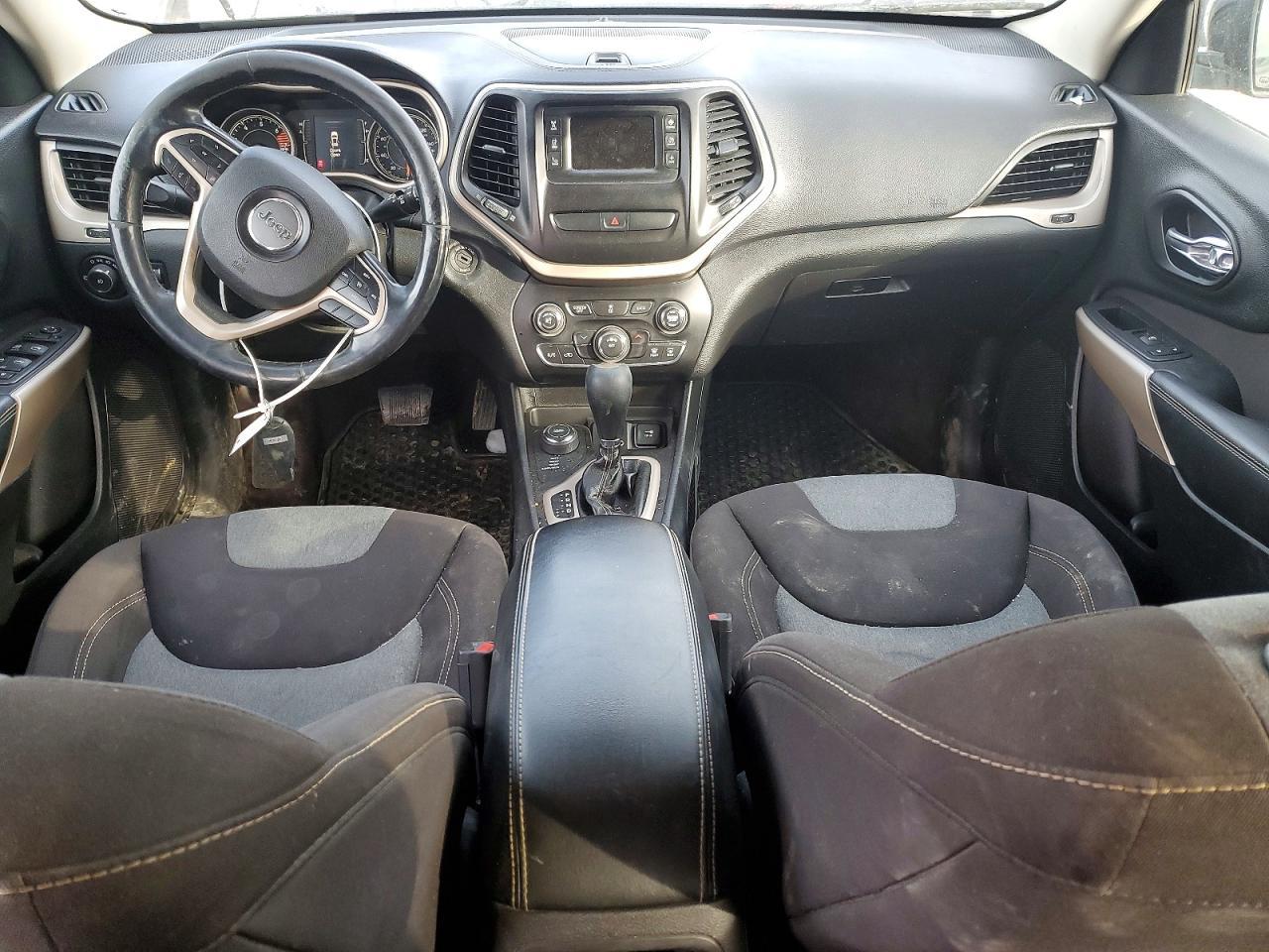 2018 Jeep Cherokee Latitude - zdjęcie 8