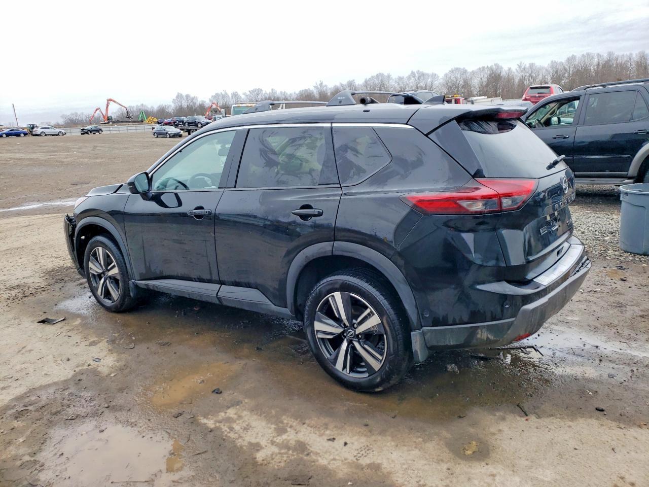 2025 Nissan Rogue Sl - zdjęcie 2