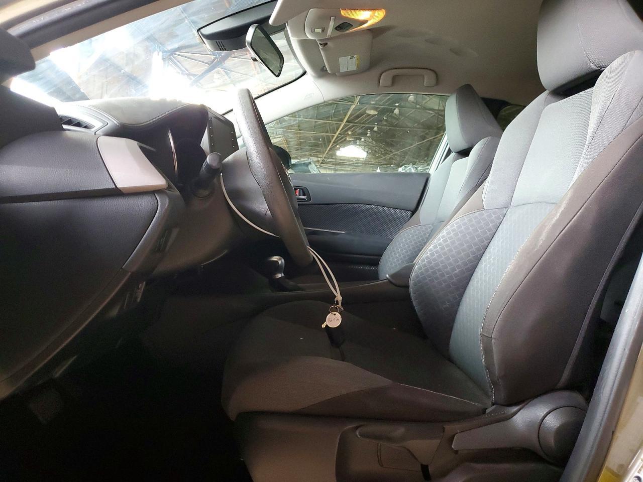 2021 Toyota C-Hr Xle - zdjęcie 7