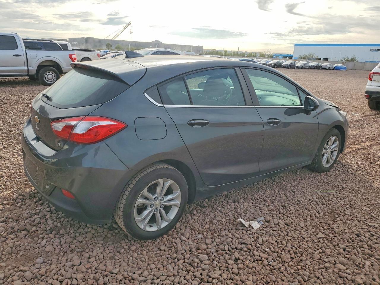 2019 Chevrolet Cruze Lt - zdjęcie 3