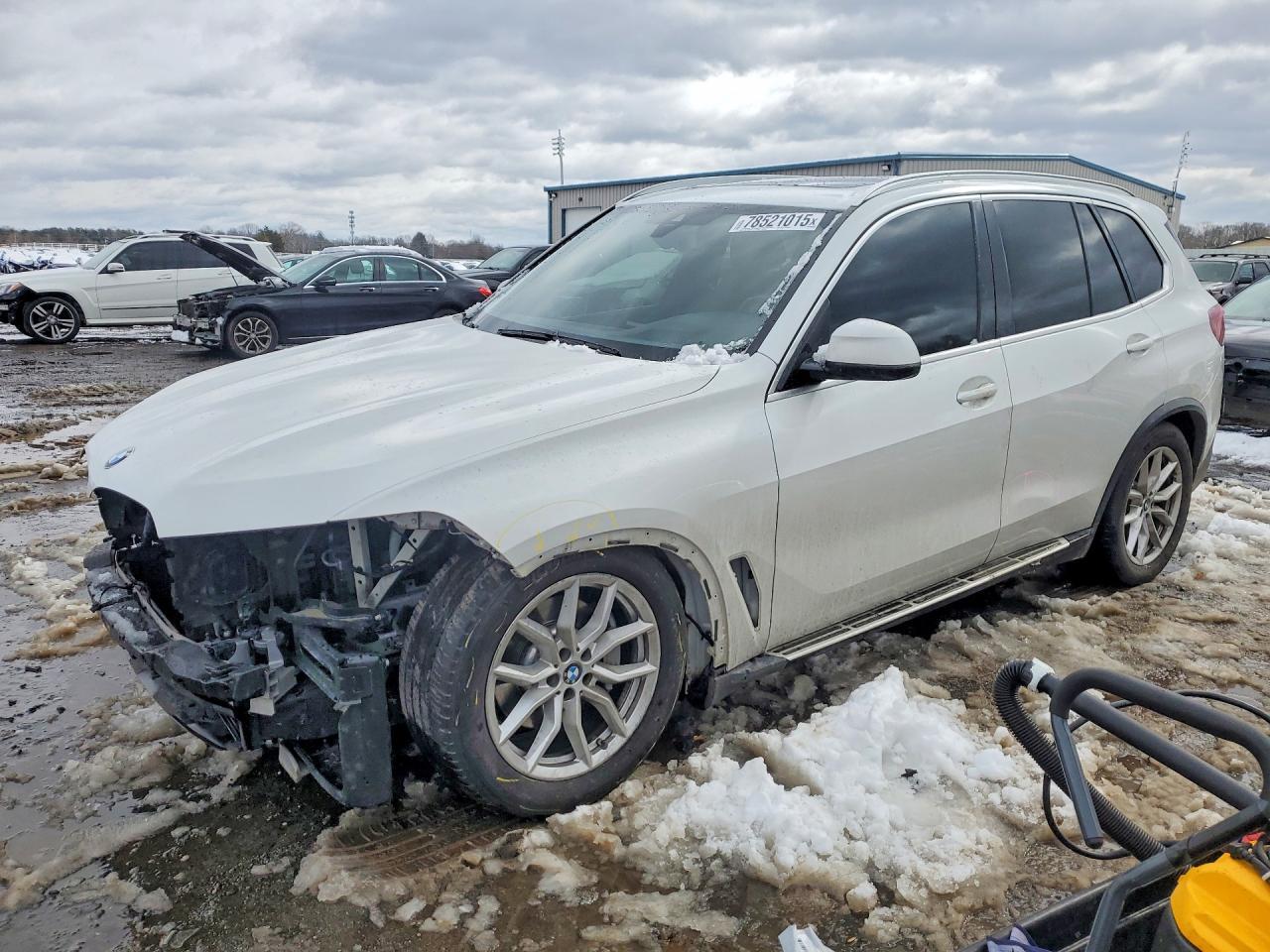 2021 BMW X5 xDrive40I - zdjęcie główne