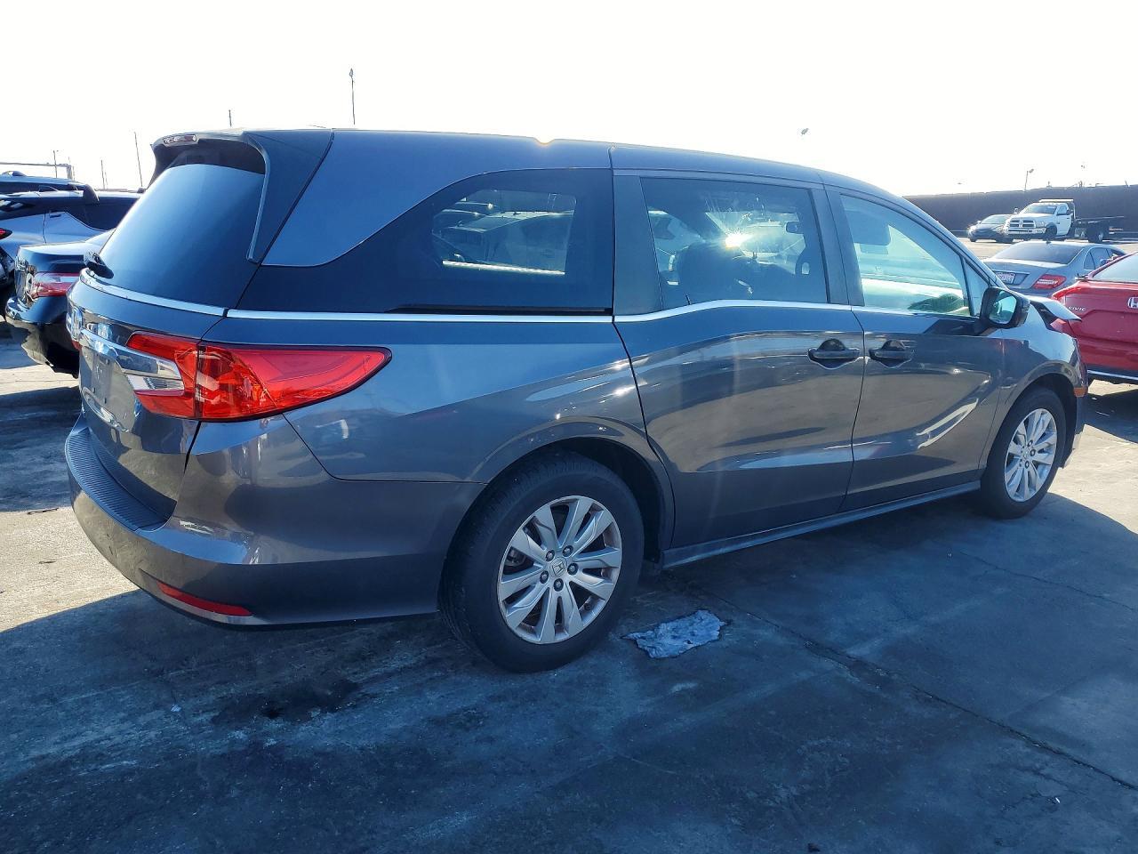 2019 Honda Odyssey Lx - zdjęcie 3