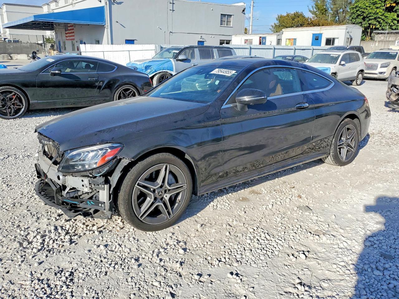 2020 Mercedes-Benz C 300 - zdjęcie główne