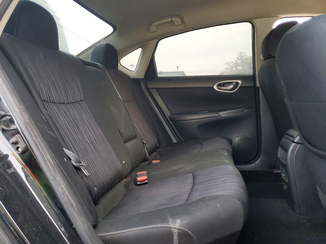 2019 Nissan Sentra S - zdjęcie 10