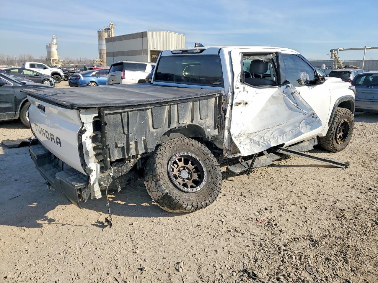 2022 Toyota Tundra Sr5 - zdjęcie 3