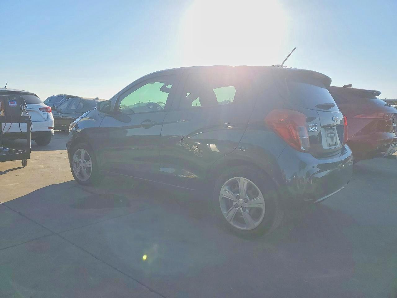 2020 Chevrolet Spark Ls - zdjęcie 2