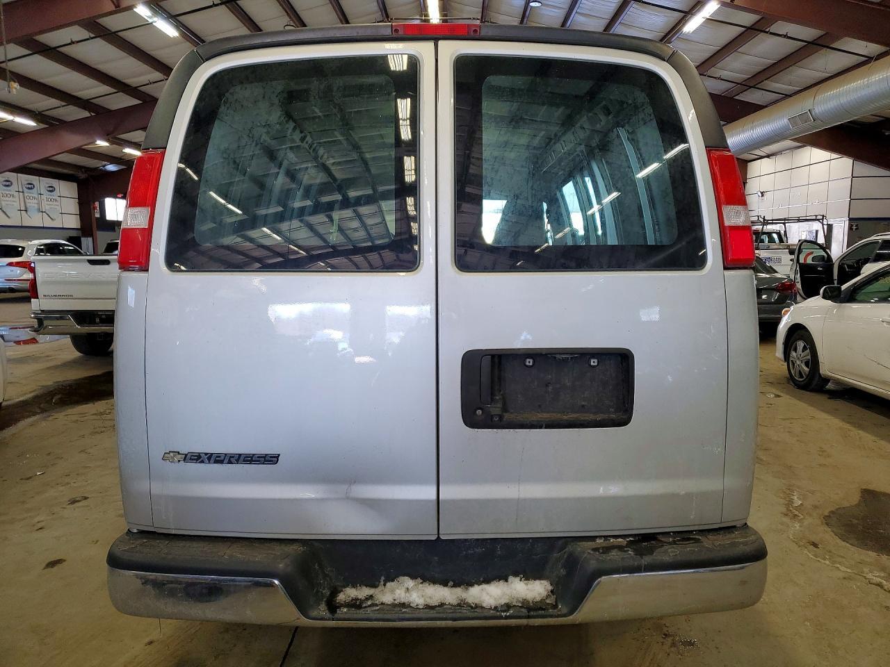 2019 Chevrolet Express G2500 - zdjęcie 6