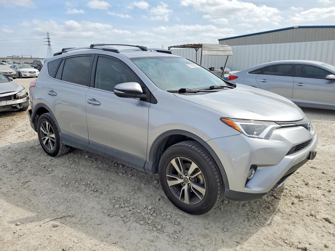 2016 Toyota Rav4 Xle - zdjęcie 4