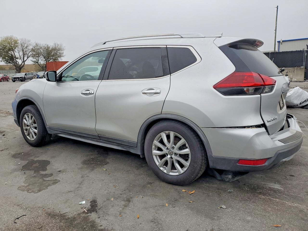2018 Nissan Rogue Sv - zdjęcie 2