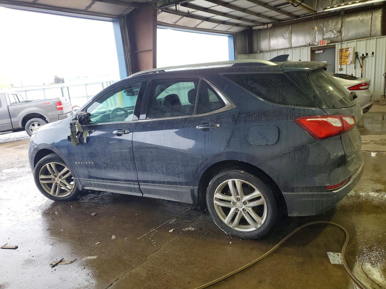 2019 Chevrolet Equinox Premier - zdjęcie 2