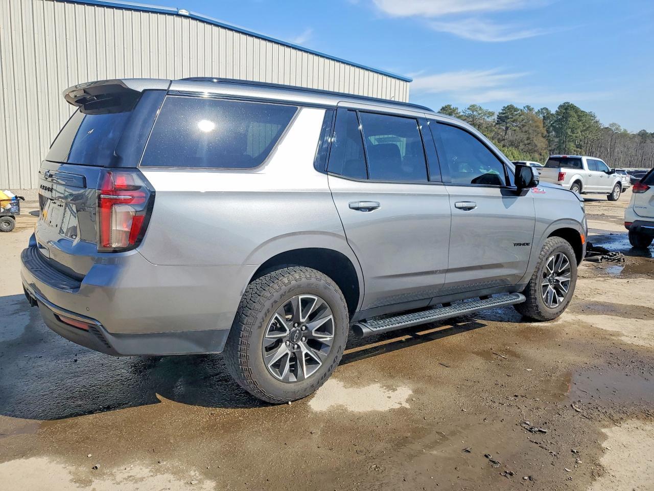 2021 Chevrolet Tahoe K1500 Z71 - zdjęcie 3
