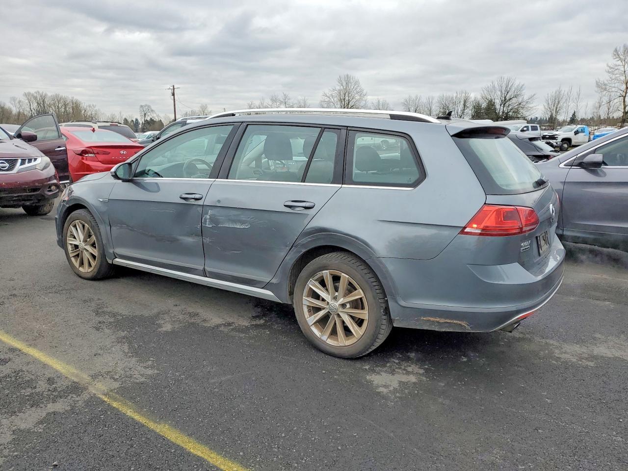 2017 Volkswagen Golf Alltrack S - zdjęcie 2