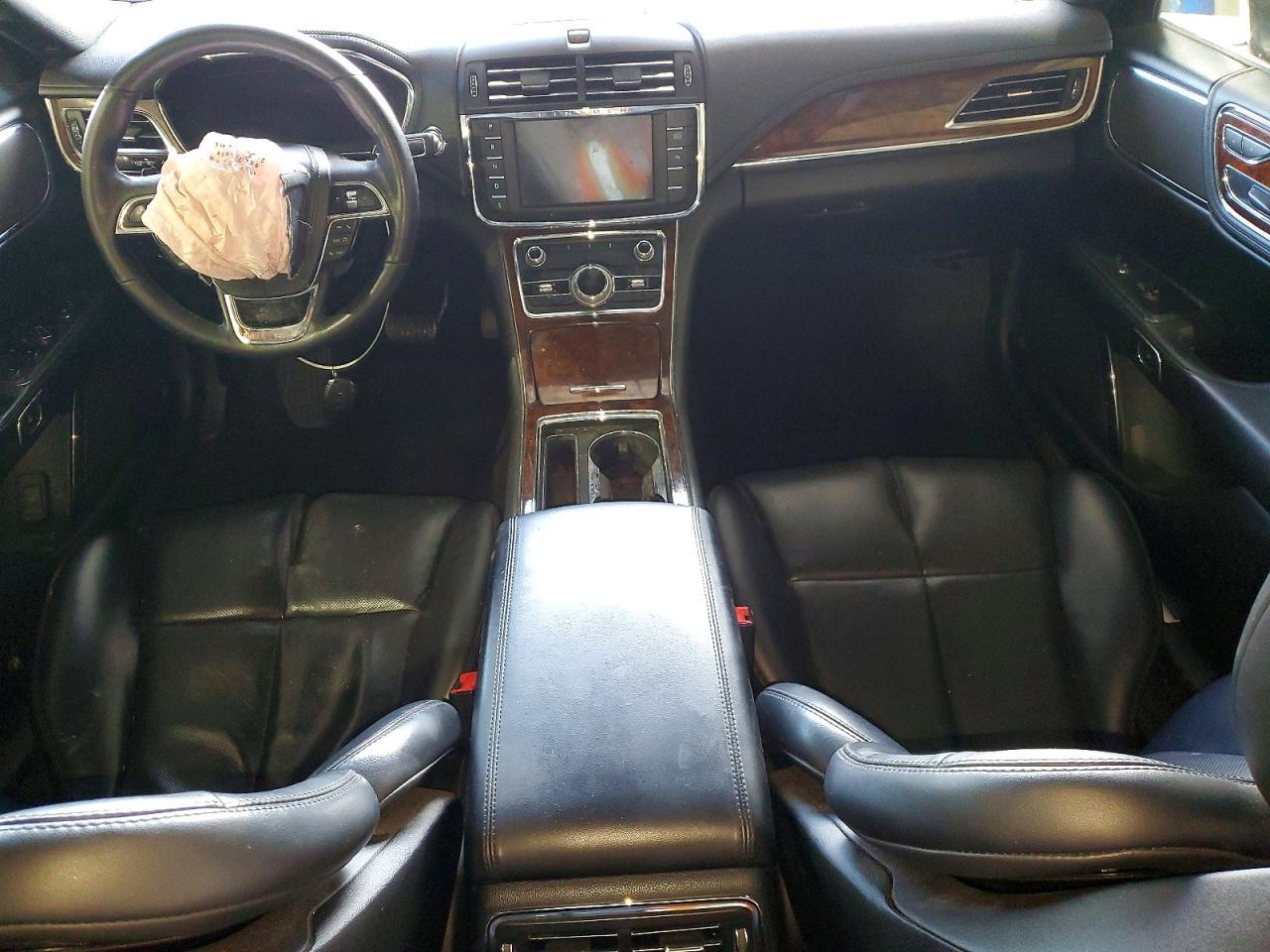 2018 Lincoln Continental - zdjęcie 8