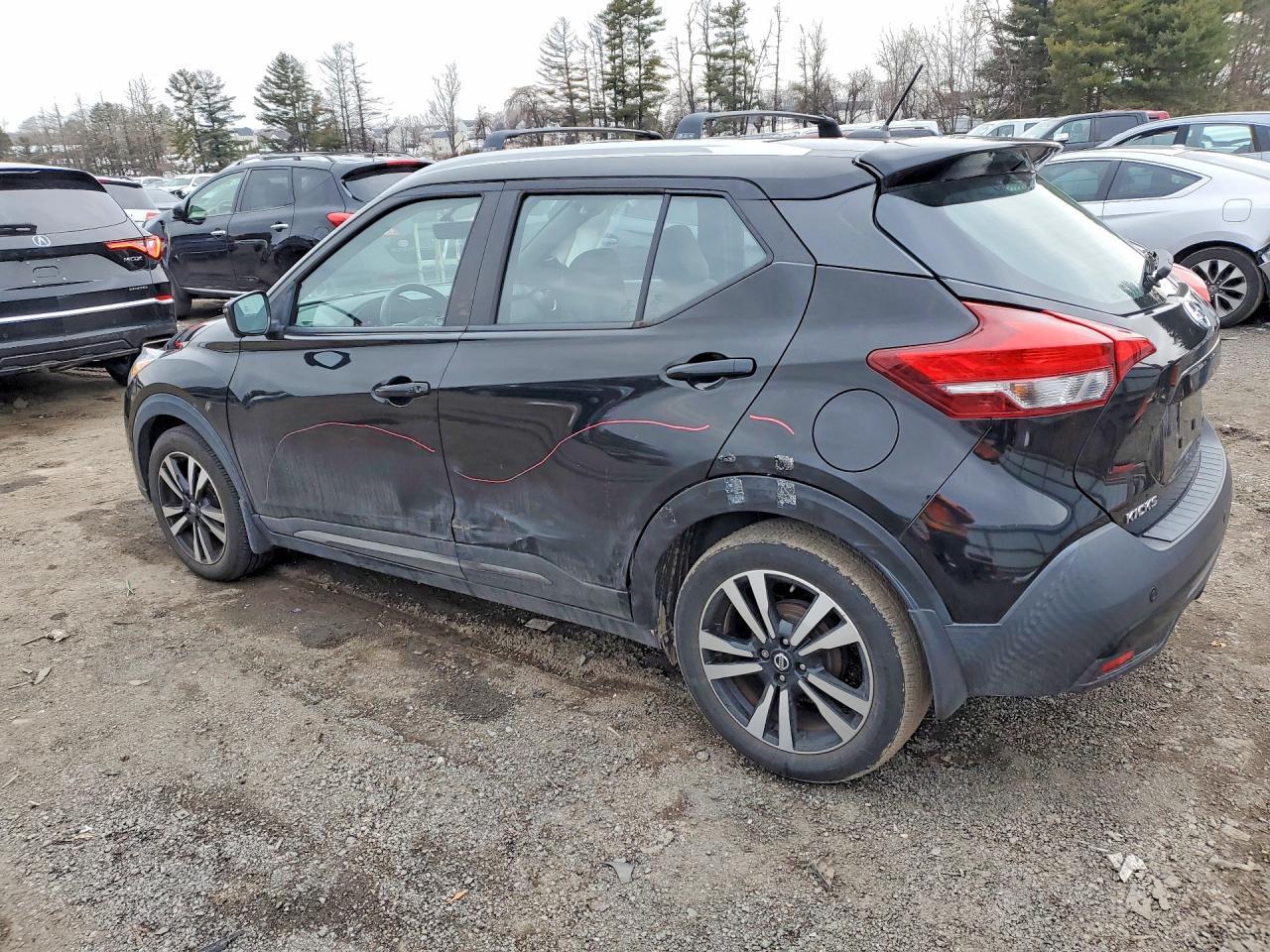 2019 Nissan Kicks Sr - zdjęcie 2