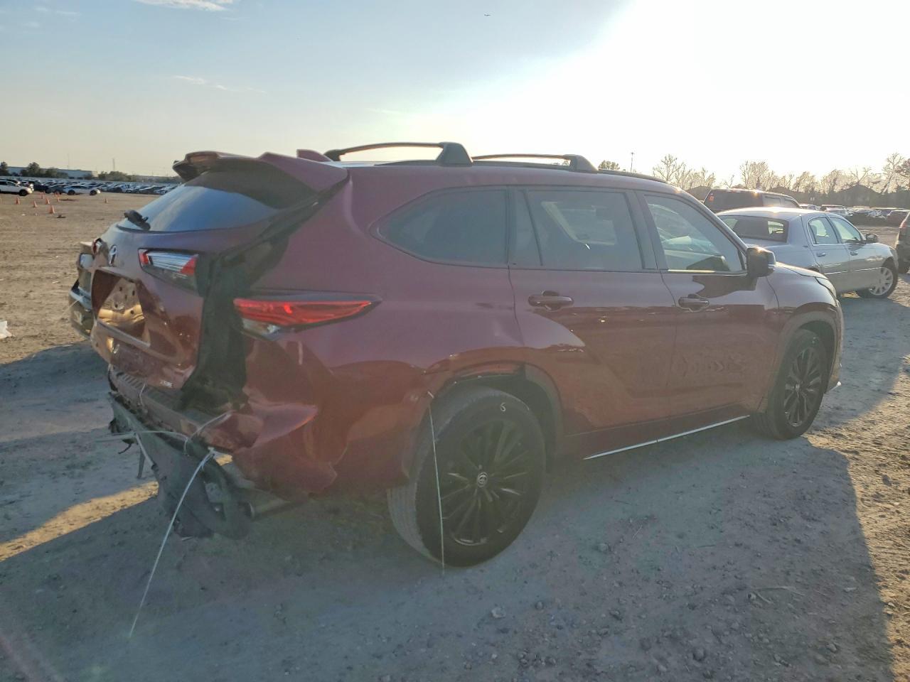 2023 Toyota Highlander L - zdjęcie 3