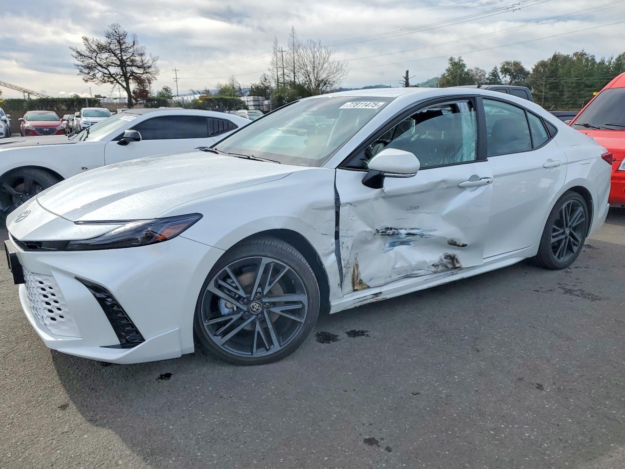 2025 Toyota Camry Xse - zdjęcie główne