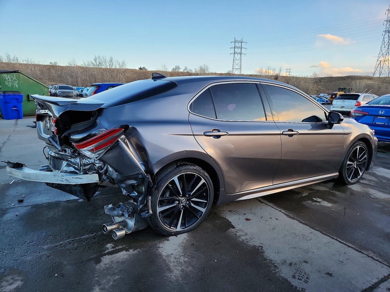 2019 Toyota Camry Xse - zdjęcie 3