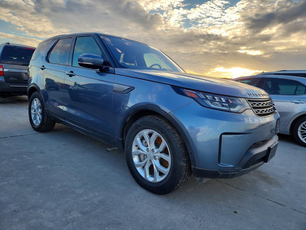 2020 Land Rover Discovery Se - zdjęcie 4