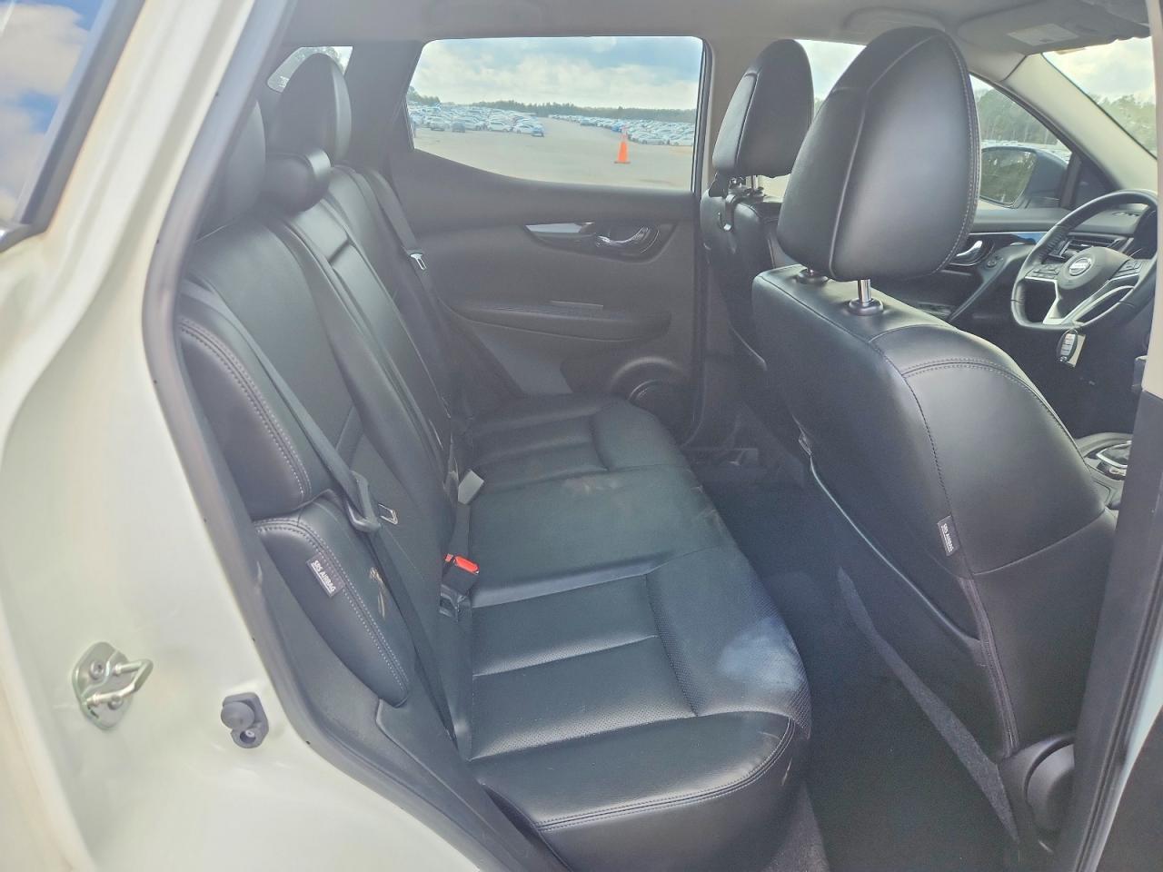 2022 Nissan Rogue Sport Sl - zdjęcie 11