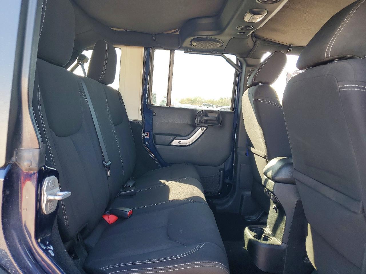 2013 Jeep Wrangler Unlimited Rubicon - zdjęcie 10