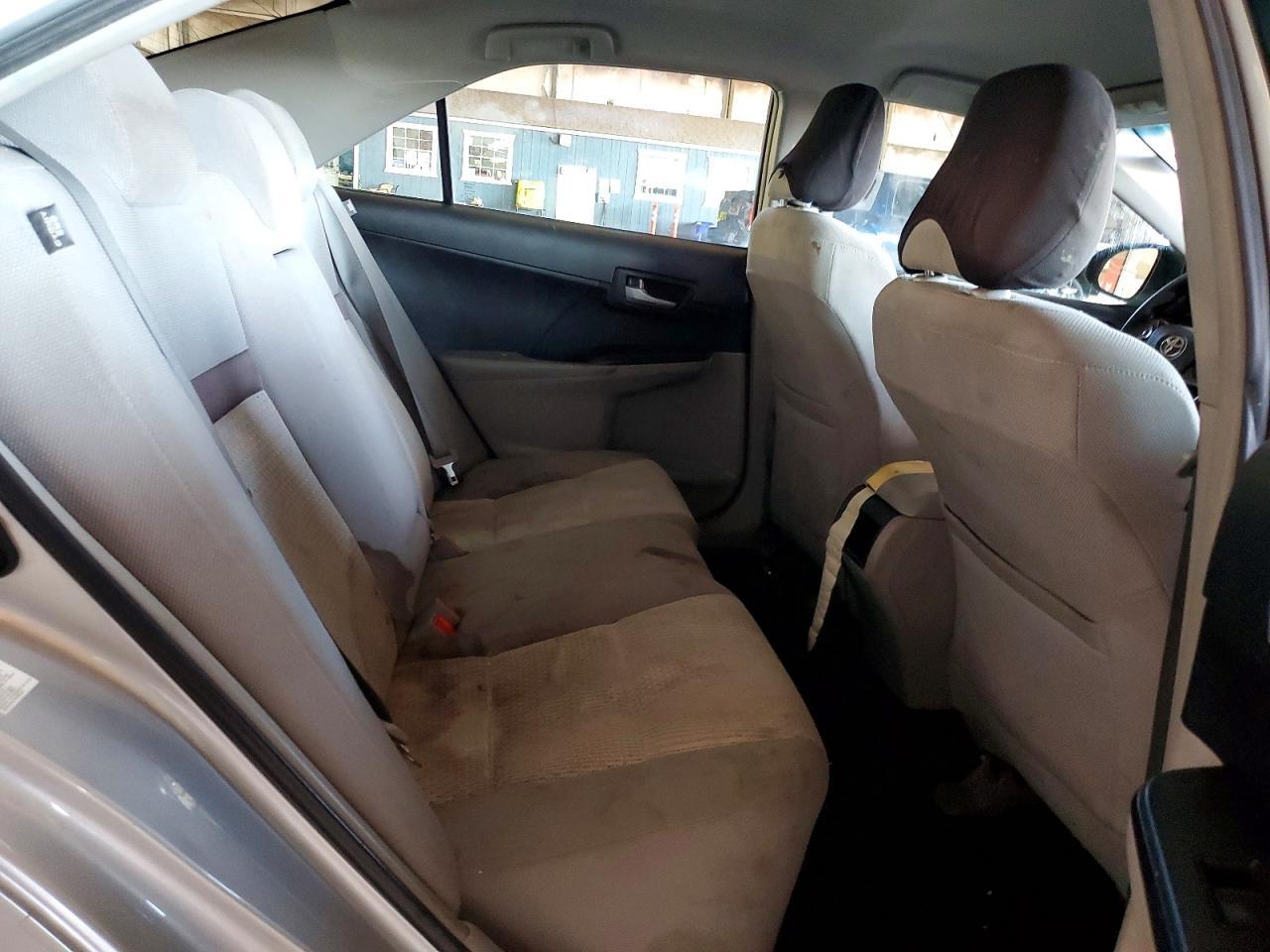 2014 Toyota Camry L - zdjęcie 10