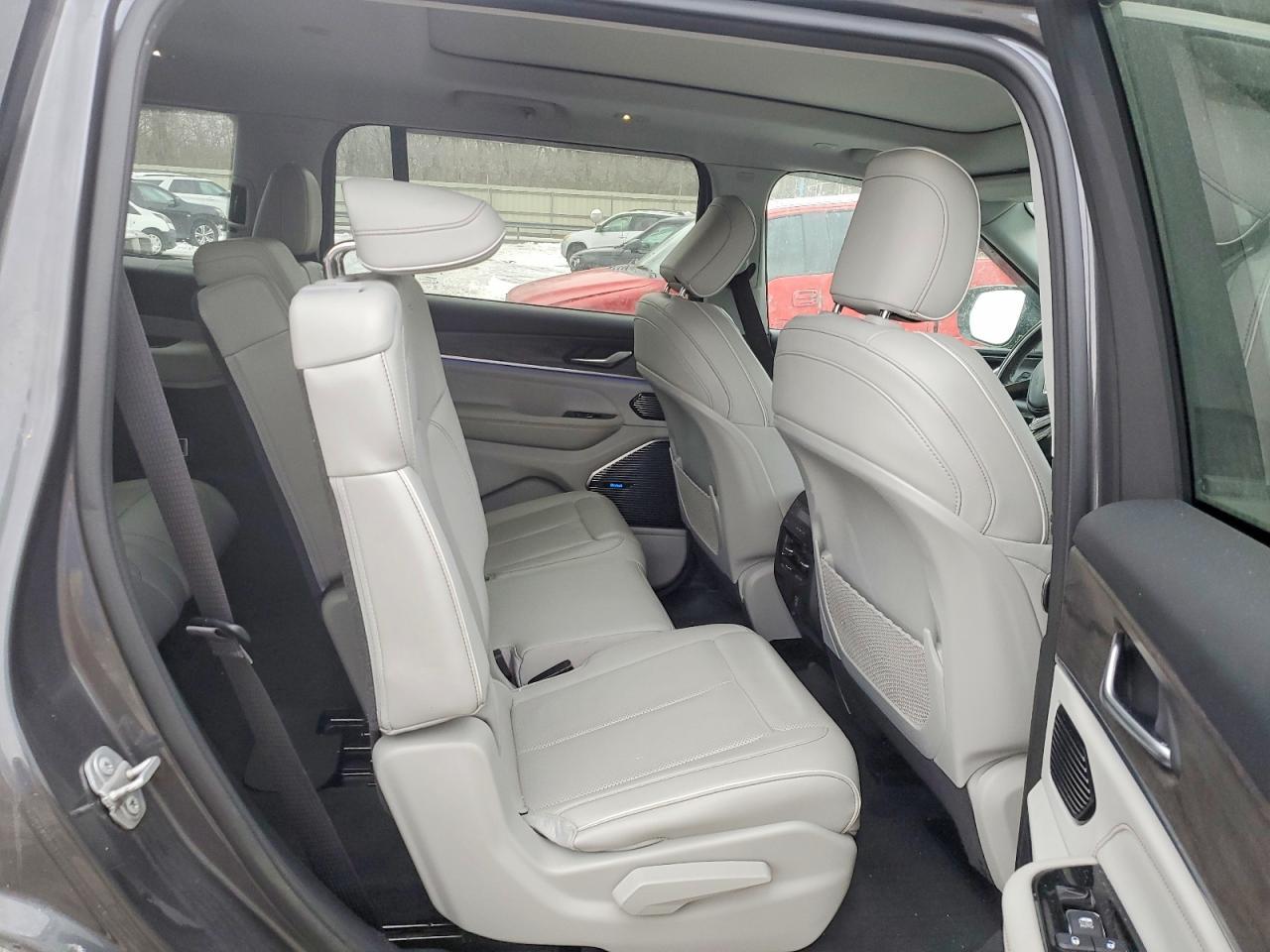 2021 Jeep Grand Cherokee L Overland - zdjęcie 11