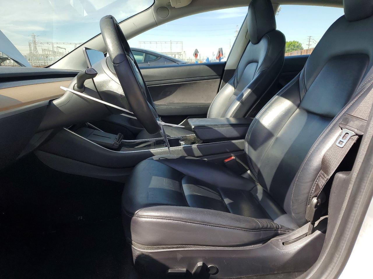 2020 Tesla Model 3 - zdjęcie 7