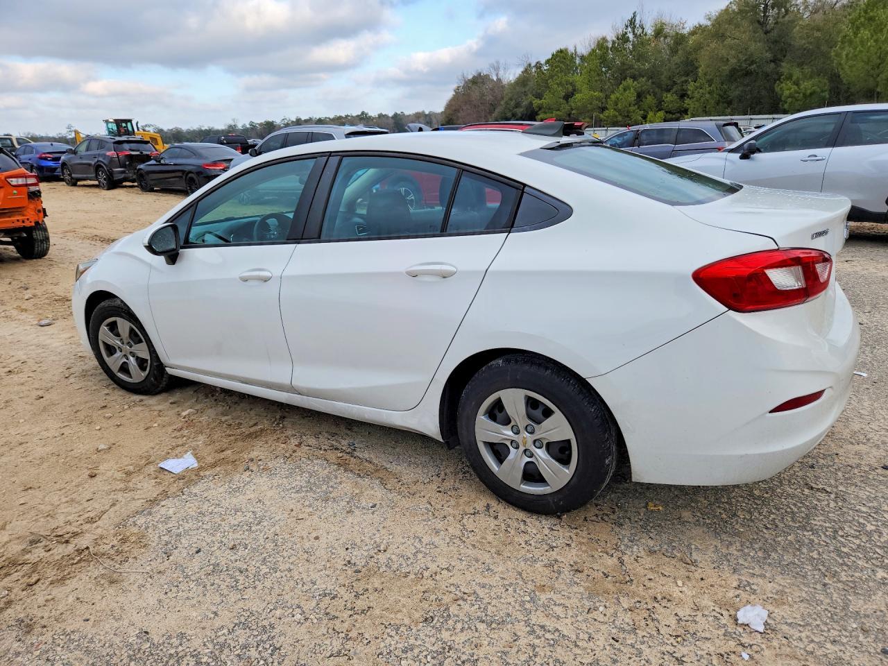 2017 Chevrolet Cruze Ls - zdjęcie 2
