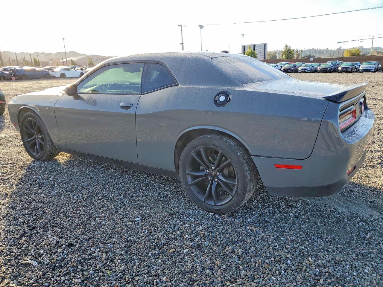 2018 Dodge Challenger Sxt - zdjęcie 2