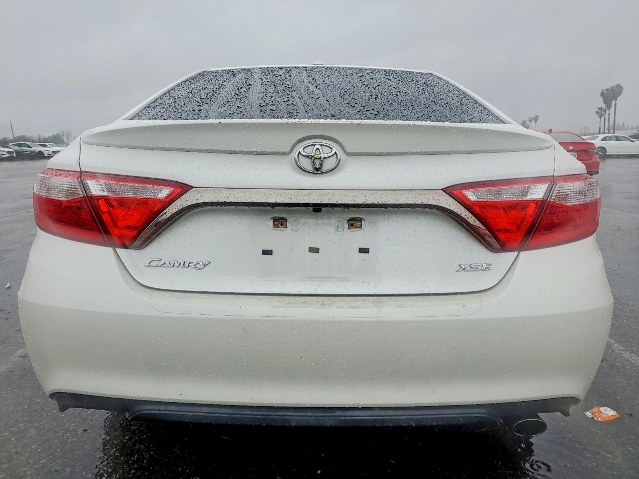 2016 Toyota Camry Xse - zdjęcie 6