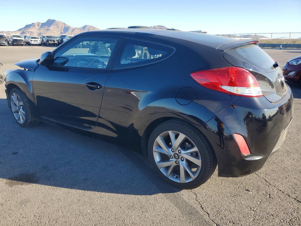 2016 Hyundai Veloster - zdjęcie 2