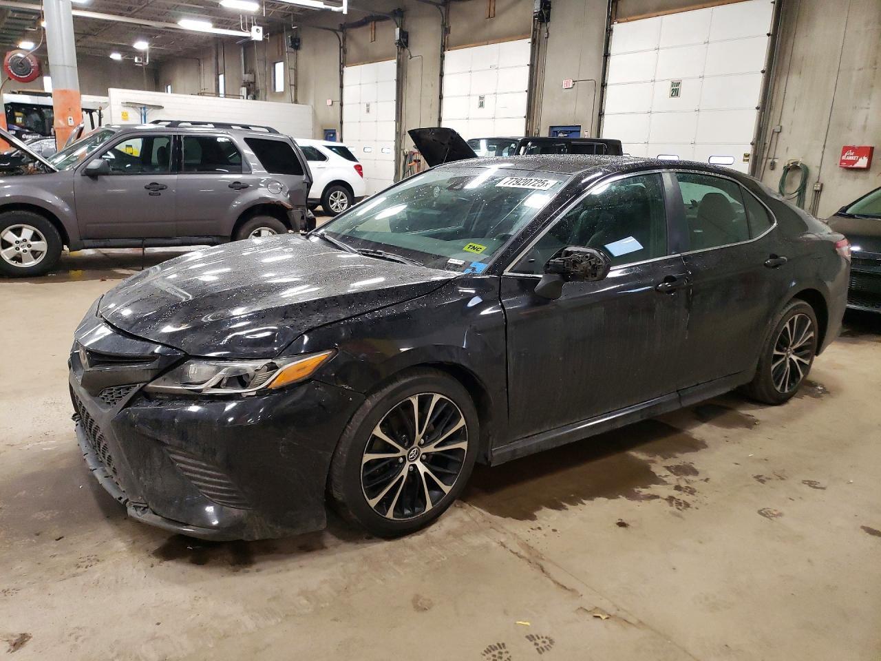2019 Toyota Camry L - zdjęcie główne