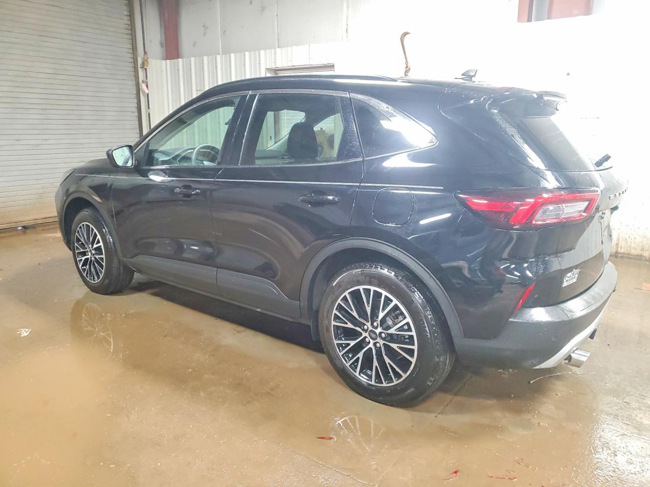 2023 Ford Escape - zdjęcie 2
