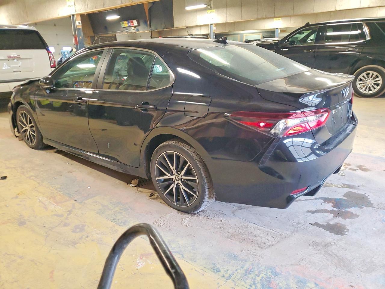 2023 Toyota Camry Se - zdjęcie 2