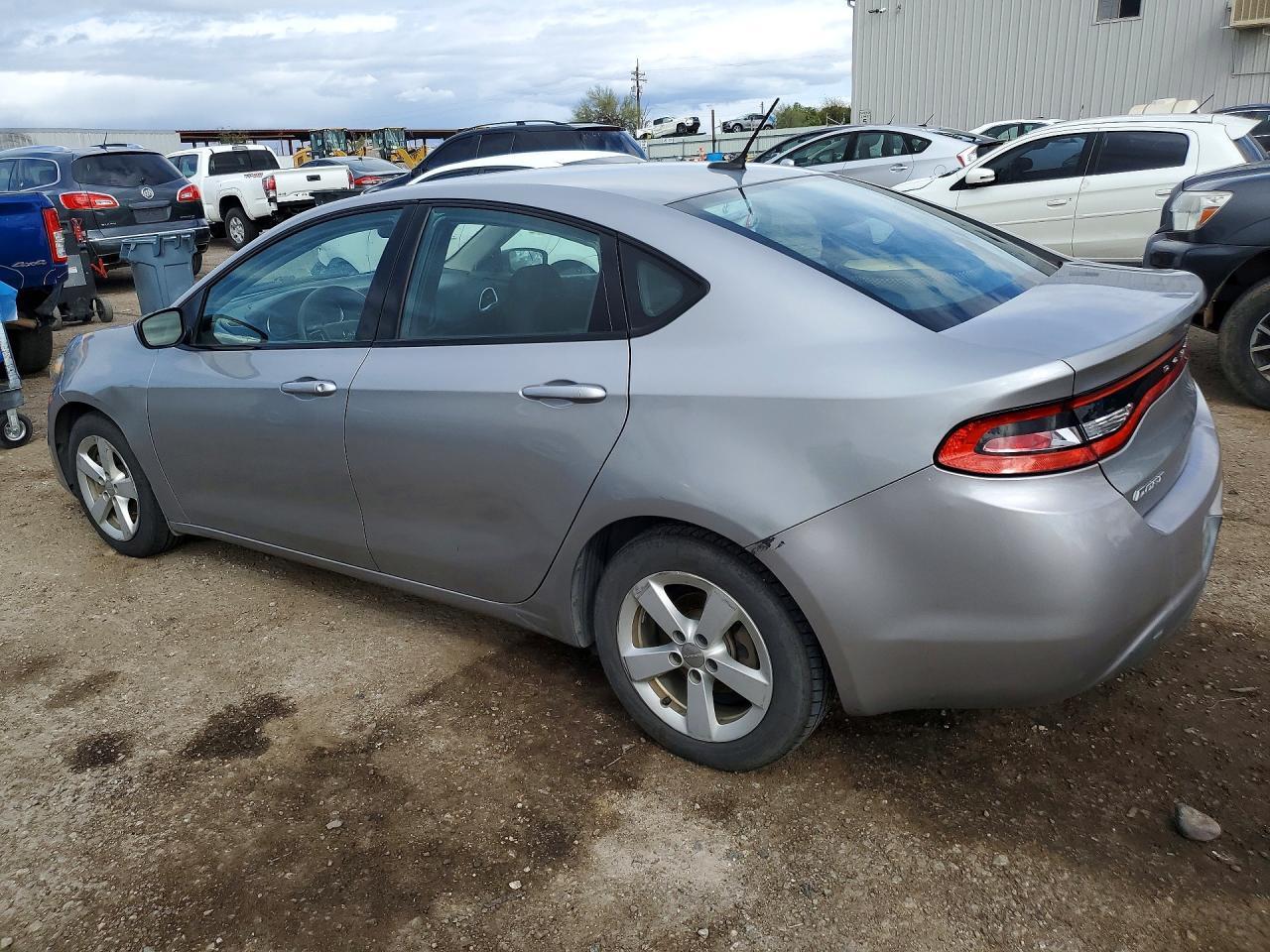 2015 Dodge Dart Sxt - zdjęcie 2