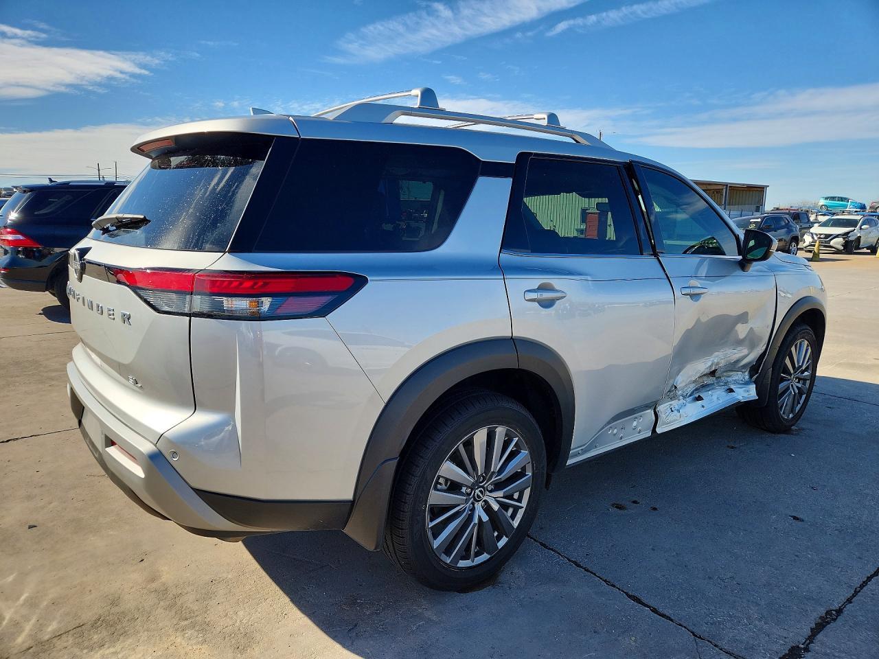 2024 Nissan Pathfinder Sl - zdjęcie 3