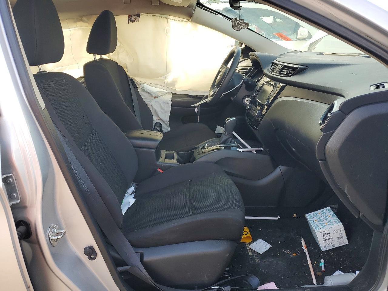 2020 Nissan Rogue Sport S - zdjęcie 7