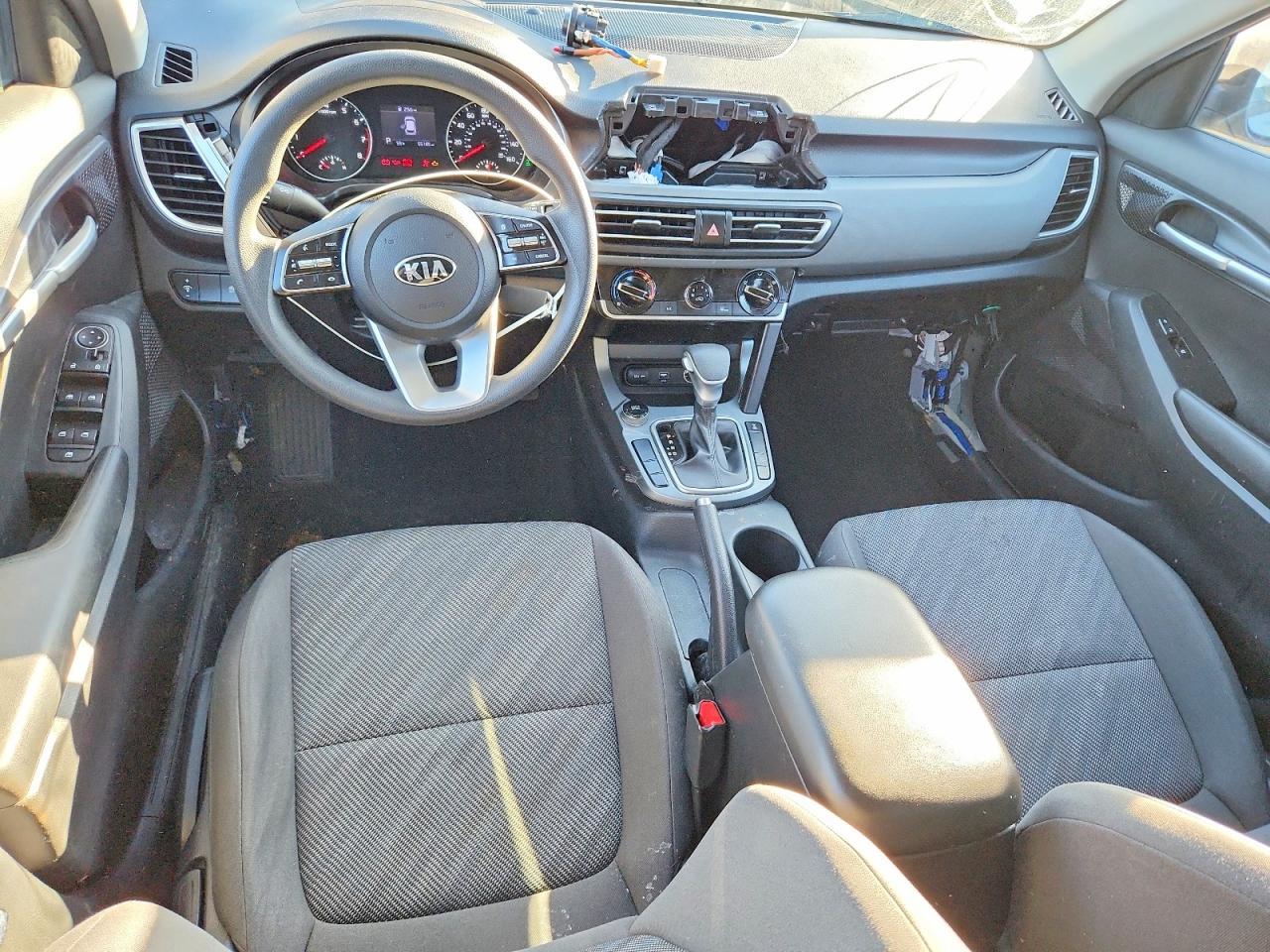 2021 Kia Seltos Lx - zdjęcie 8