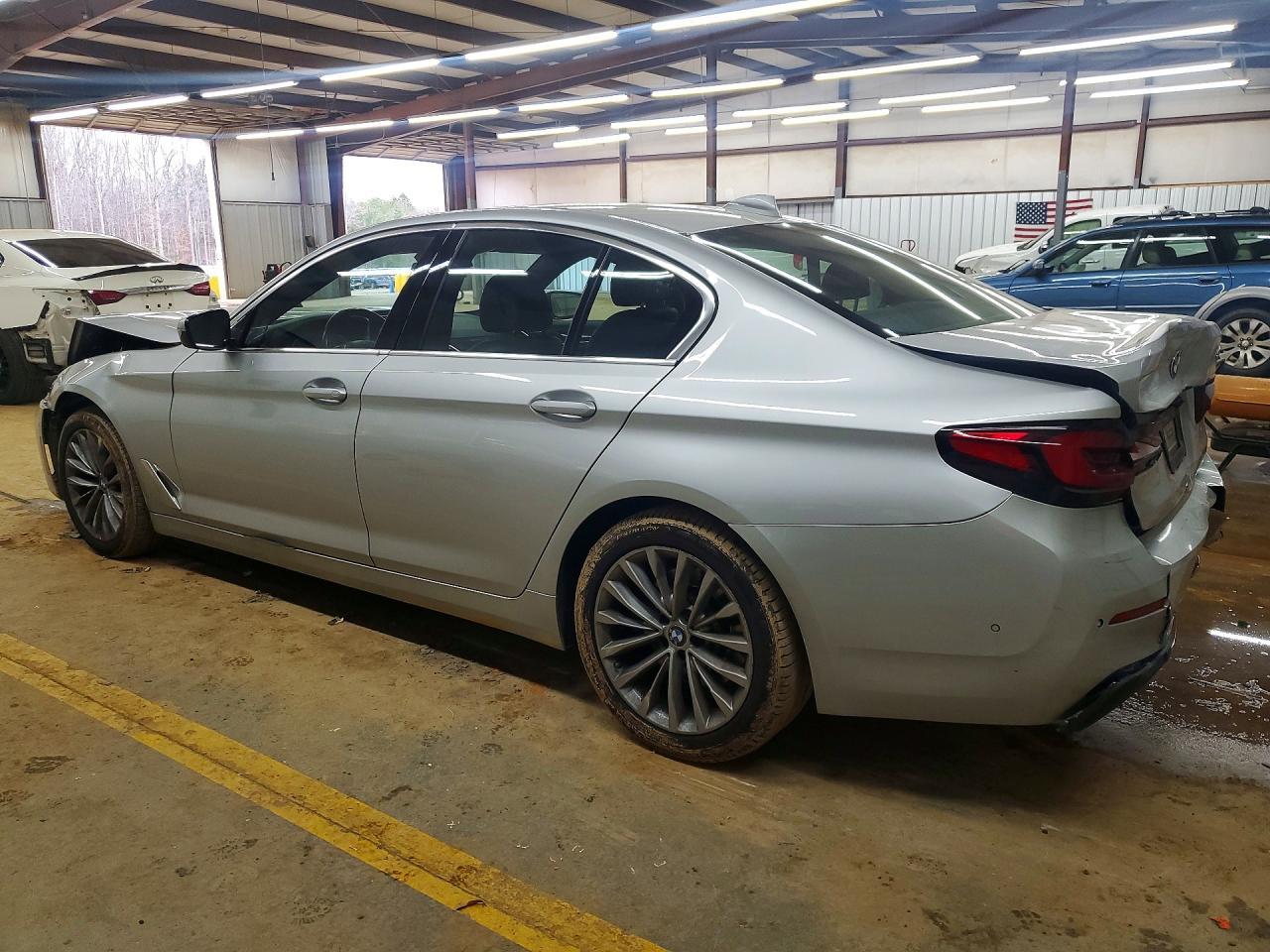 2021 BMW 530 I - zdjęcie 2