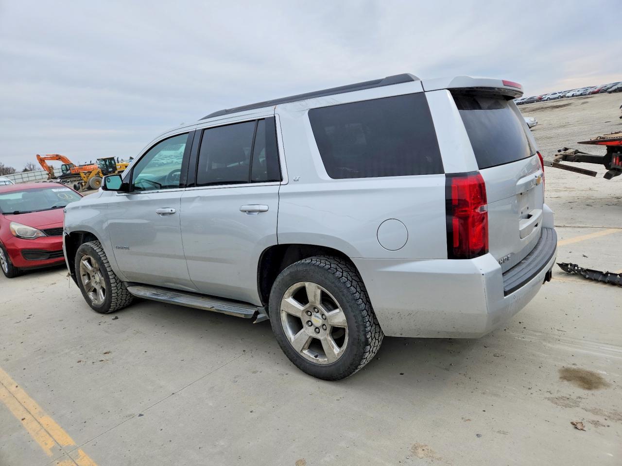 2015 Chevrolet Tahoe - zdjęcie 2