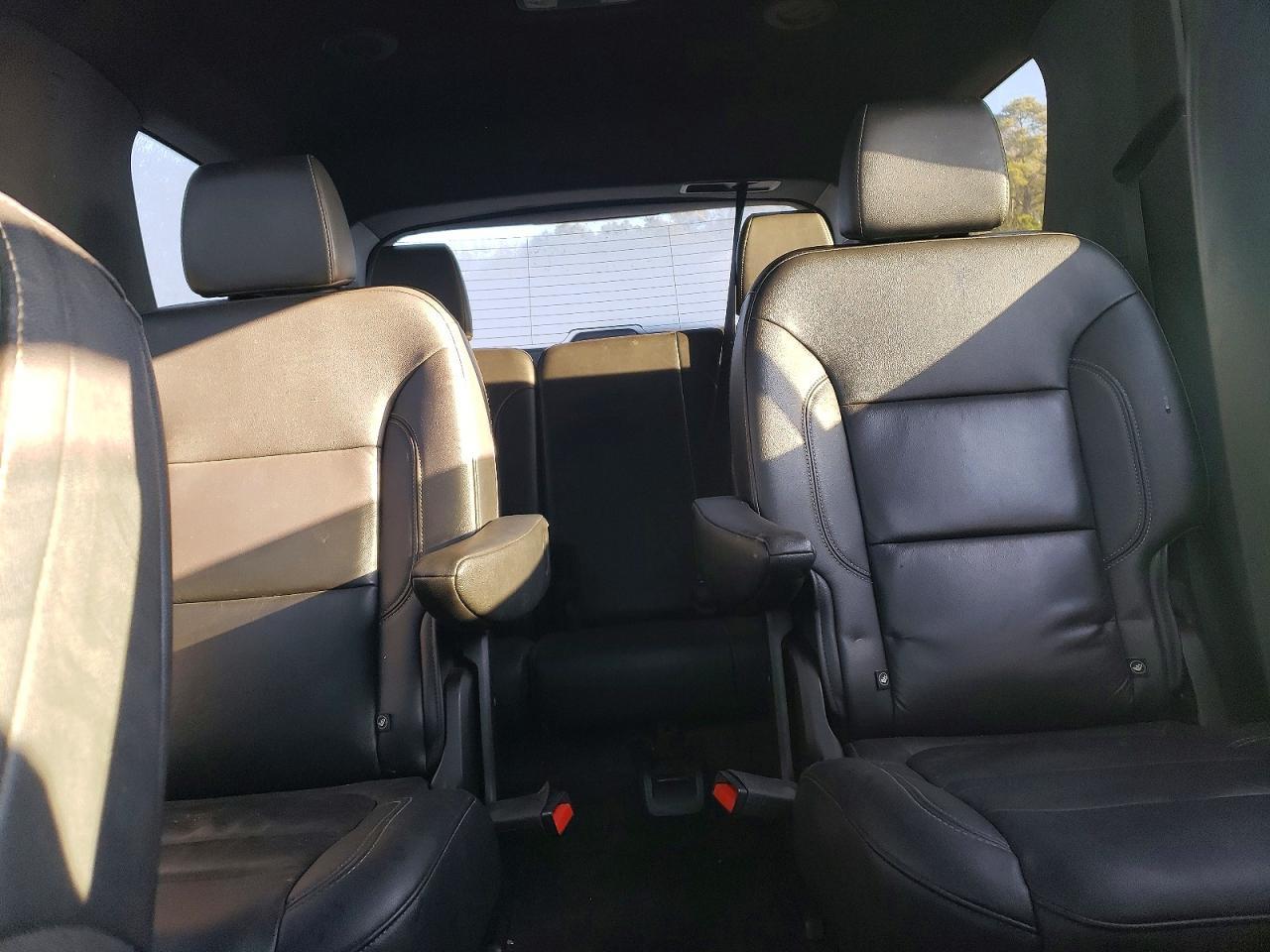 2022 Chevrolet Traverse Lt - zdjęcie 10