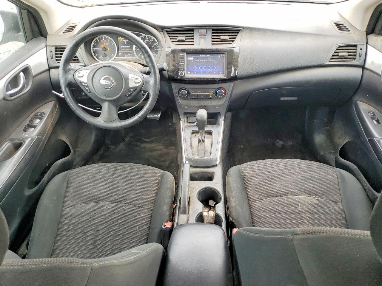 2019 Nissan Sentra S - zdjęcie 8