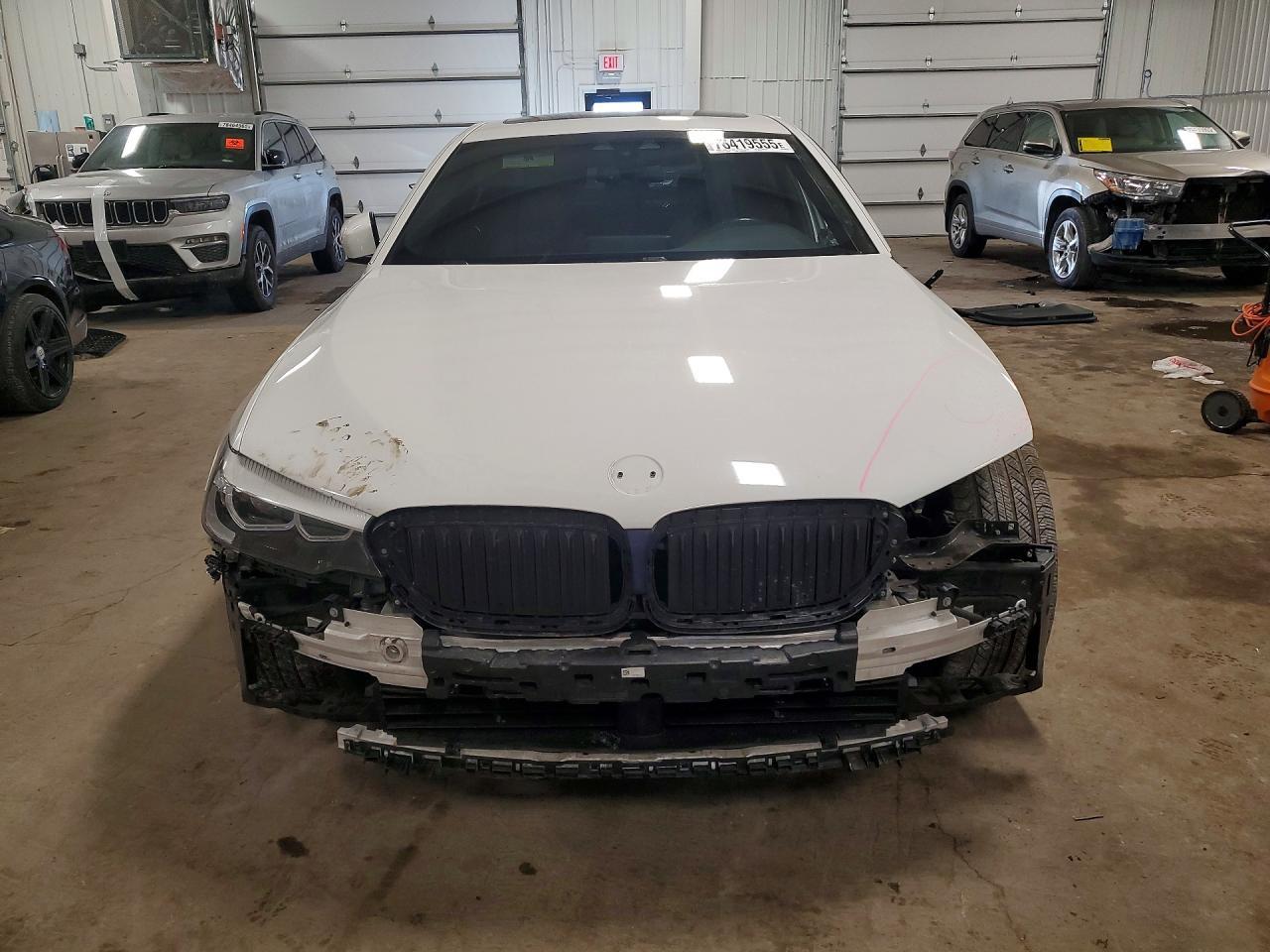 2019 BMW 530 I - zdjęcie 5