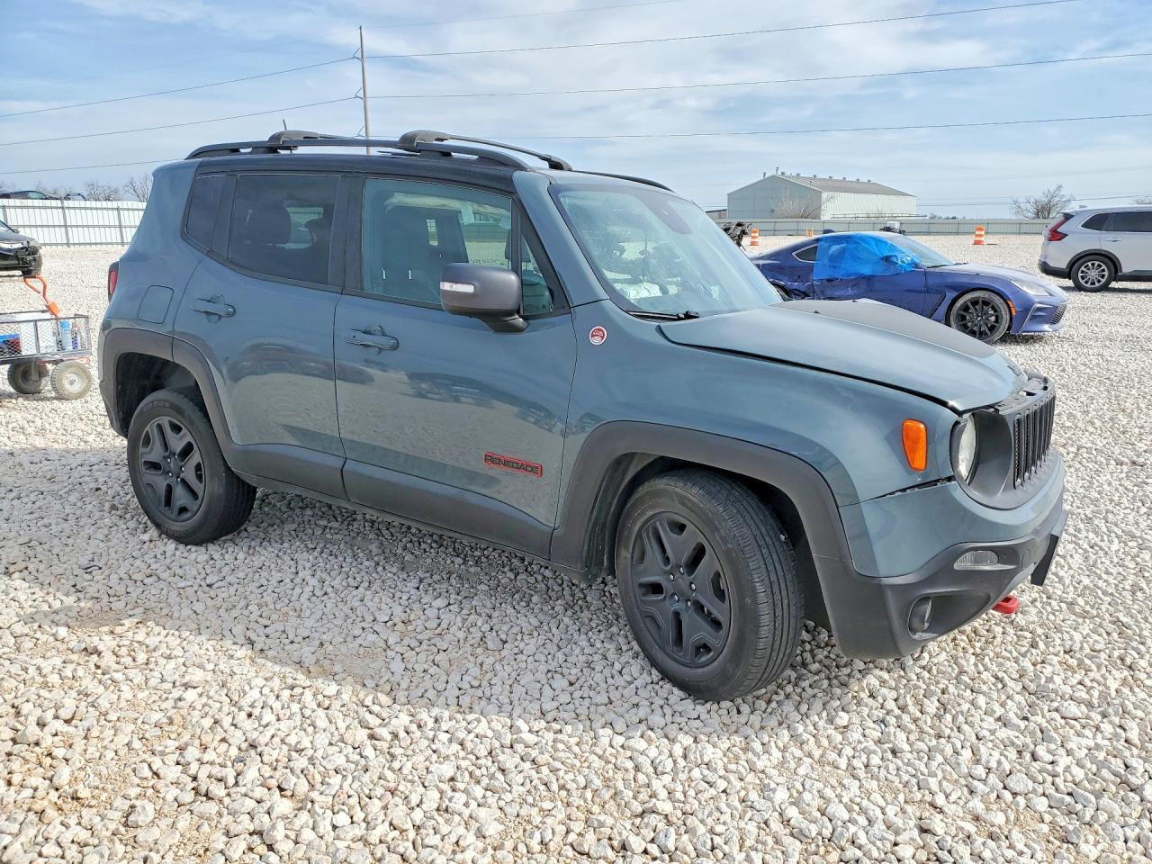 2018 Jeep Renegade Trailhawk - zdjęcie 4