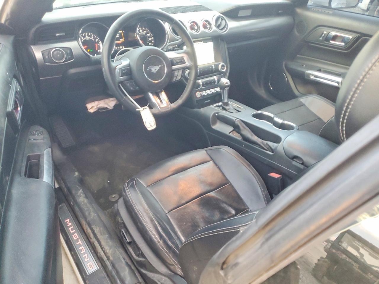 2017 Ford Mustang - zdjęcie 8