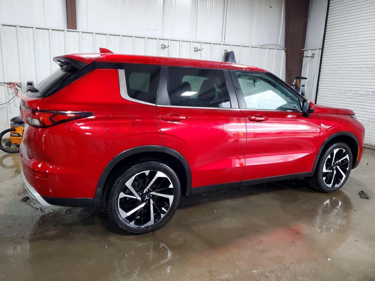 2022 Mitsubishi Outlander Se - zdjęcie 3